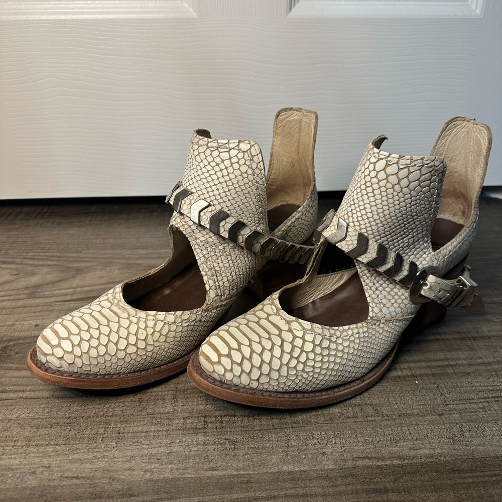 Lightly Worn Freebird Blade Bootie